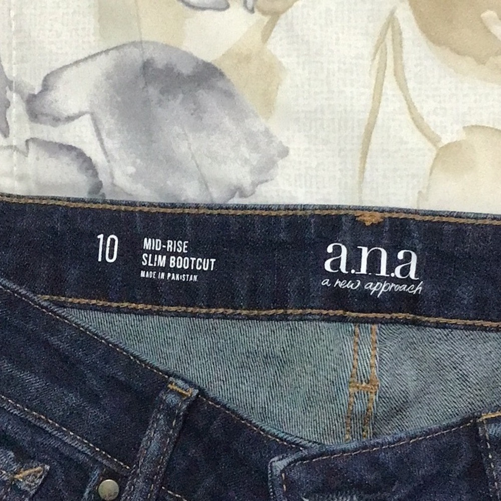 Jeans - Picture 3 of 3